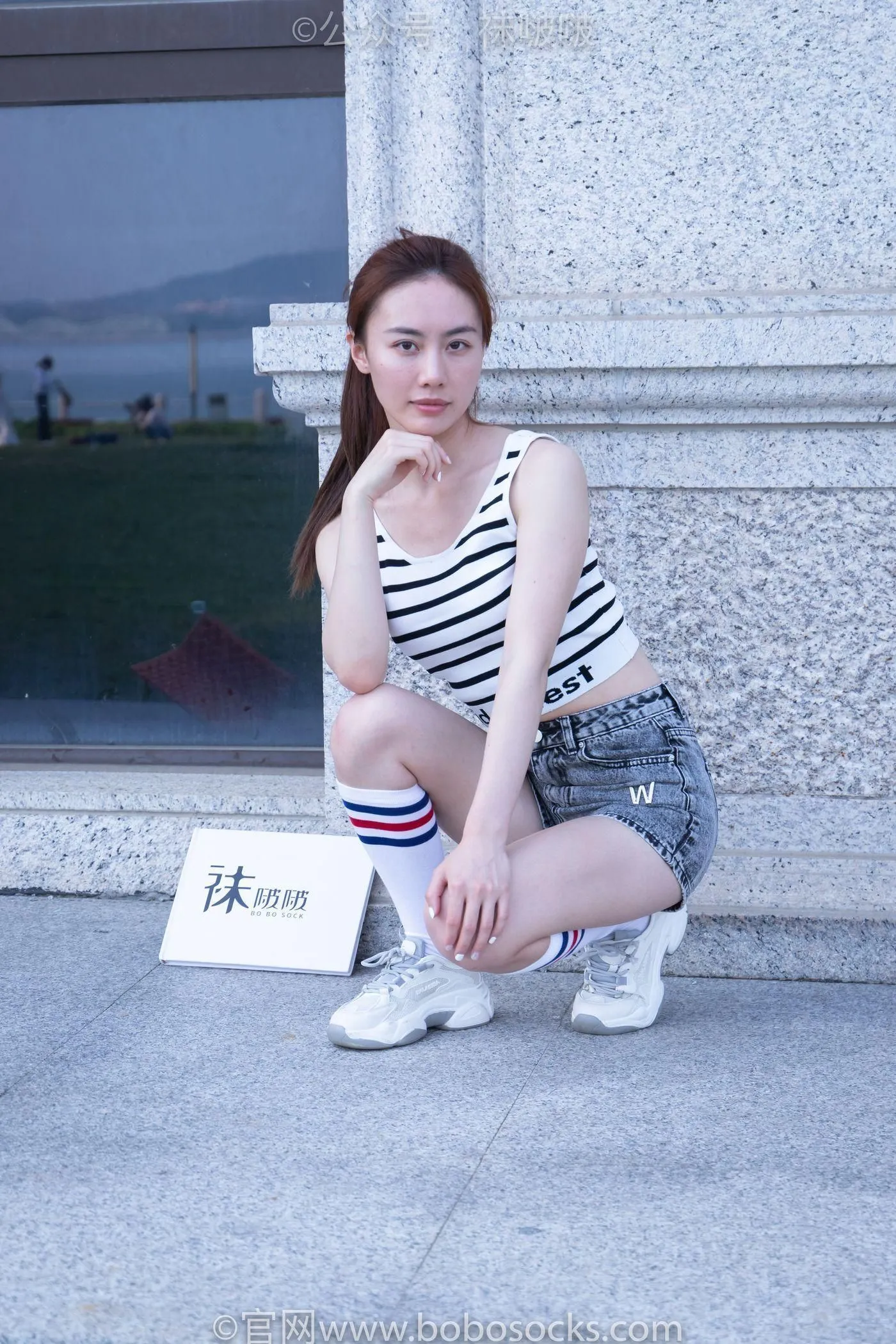 [BoBoSocks袜啵啵]NO.006 小米-运动鞋、白色小腿袜、裸足 [130P]插图3